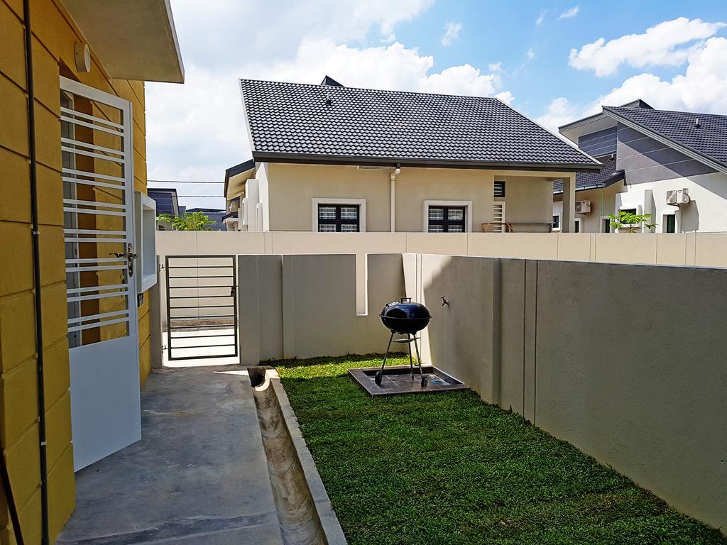 Selendang In Krubong Near Std Hang Jebat, Mitc & Utem Malacca Room photo